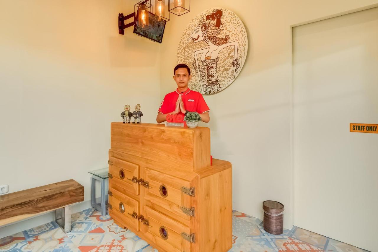 Super Oyo 3496 Griya Gayatri Syariah Hotel Melati Ngoại thất bức ảnh