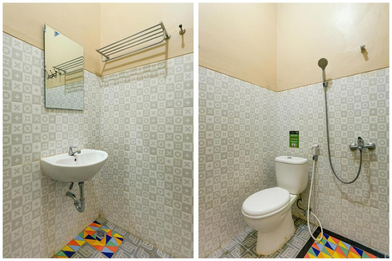 Super Oyo 3496 Griya Gayatri Syariah Hotel Melati Ngoại thất bức ảnh
