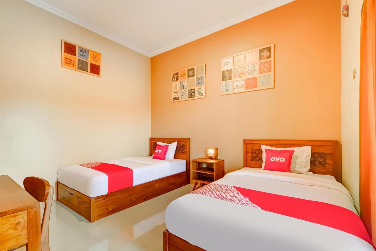Super Oyo 3496 Griya Gayatri Syariah Hotel Melati Ngoại thất bức ảnh